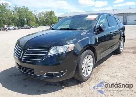 2017 Lincoln Mkt Livery from USA, damaged, VIN 2LMHJ5NK4HBL00917